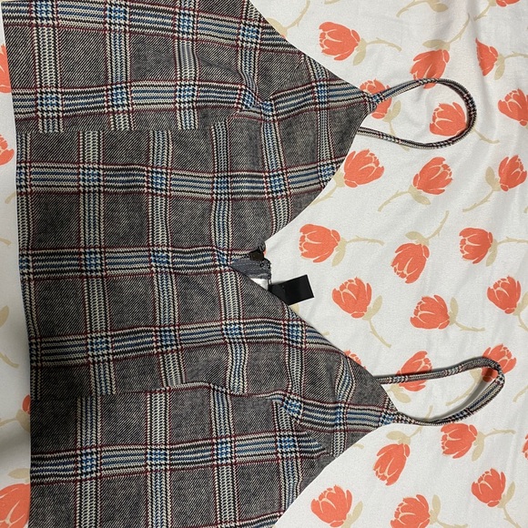 Crop Top - Picture 1 of 3